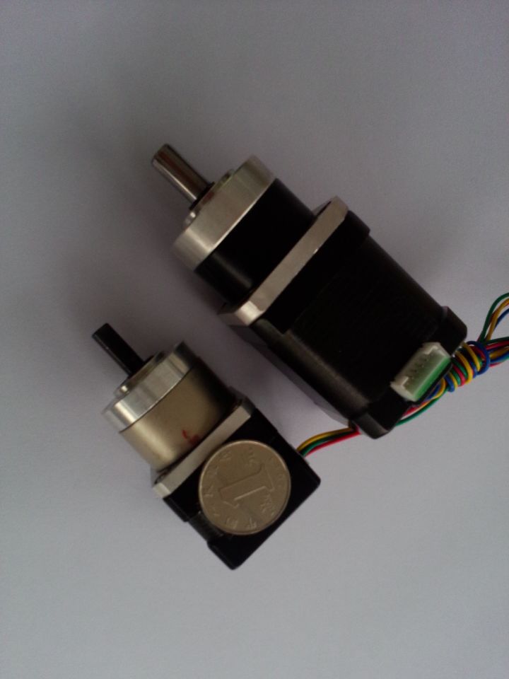 ДВИГАТЕЛЬ С РЕДУКТОРОМ NEMA111